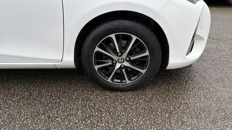 Toyota Yaris 1.5 Hybrid Icon Tech 5dr CVT Hybrid Hatchback